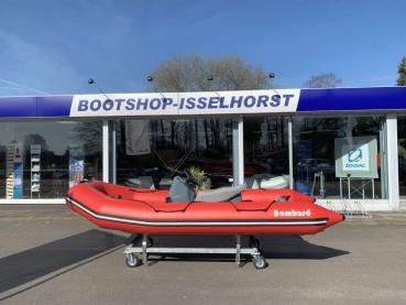 Bombard Explorer 420 mit Jockey-Konsole
